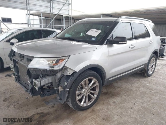 2019 Ford Explorer XLT with VIN 1FM5K7D86KGB38219, listed as a IAAI auction lot 41649954 with 65,997 mi miles. Bid and sale history available at carsss.com. Image 2.