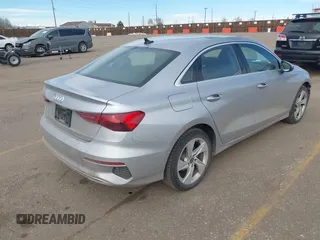 2024 Audi A3 Premium z VIN WAUAUDGY4RA082038, wystawiony jako IAAI lot #41487777 z przebiegiem 24 797 mil mil oraz . Historia ofert i sprzedaży dostępna na DreamBid. Obrazek 4.
