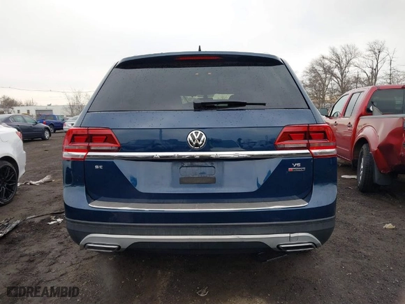 2018 Volkswagen Atlas 3.6L V6 SE with VIN 1V2KR2CA9JC569104, listed as a IAAI auction lot 41677640 with 53,360 mi miles. Bid and sale history available at carsss.com. Image 17.