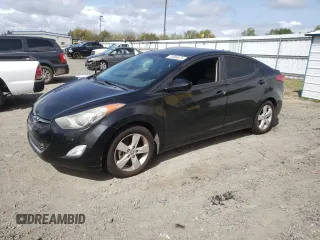2013 Hyundai Elantra GLS z VIN KMHDH4AE2DU585296, wystawiony jako Copart lot #51086875 z przebiegiem Nie podano mil oraz Szkoda całkowita • Salvage title. Historia ofert i sprzedaży dostępna na DreamBid. Obrazek 1.