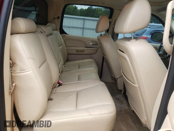 2008 Cadillac Escalade EXT z VIN 3GYFK62838G265085, wystawiony jako Copart lot #56725275 z przebiegiem 214 913 mil mil oraz Czysty tytuł • Clean title. Historia ofert i sprzedaży dostępna na DreamBid. Obrazek 10.