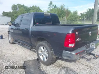 2016 Ram 1500 Big Horn z VIN 1C6RR6LT4GS195063, wystawiony jako IAAI lot #40442805 z przebiegiem 162 358 mil mil oraz . Historia ofert i sprzedaży dostępna na DreamBid. Obrazek 3.