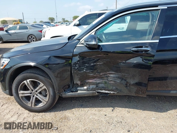 2021 Mercedes-Benz GLC 300 with VIN W1N0G8DB7MF978724, listed as a IAAI auction lot 41923957 with 33,434 mi miles and . Bid and sale history available at DreamBid. Image 6.