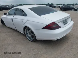 2006 Mercedes-Benz CLS-Class with VIN WDDDJ75X06A016821, listed as a IAAI auction lot 42046389 with 125,689 mi miles. Bid and sale history available at carsss.com. Image 3.