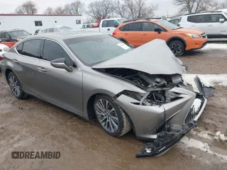 2021 Lexus ES with VIN 58ADZ1B15MU107499, listed as a IAAI auction lot 41742998 with 1 mi miles. Bid and sale history available at carsss.com. Image 1.