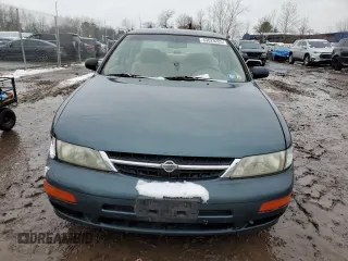 1998 Nissan Maxima GXE with VIN JN1CA21D1WT607137, listed as a Copart auction lot 43629285 with 159,196 mi miles and Salvage title. Bid and sale history available at DreamBid. Image 5.