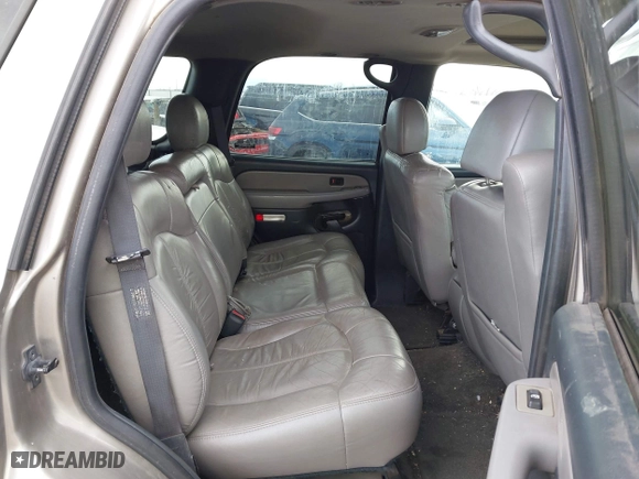 2001 Chevrolet Tahoe LS with VIN 1GNEK13T01J126308, listed as a IAAI auction lot 41685879 with 263,636 mi miles. Bid and sale history available at carsss.com. Image 8.