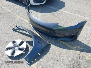 2018 Tesla Model 3 Long Range Battery z VIN 5YJ3E1EA2JF039262, wystawiony jako IAAI lot #42463443 z przebiegiem 77 482 mil mil oraz . Historia ofert i sprzedaży dostępna na DreamBid. Obrazek 12.