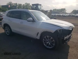 2022 BMW X5 xDrive40i z VIN 5UXCR6C02N9M50266, wystawiony jako Copart lot #56545385 z przebiegiem 13 697 mil mil oraz Szkoda całkowita • Salvage title. Historia ofert i sprzedaży dostępna na DreamBid. Obrazek 4.