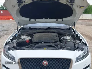 2018 Jaguar F-Pace 25t Premium z VIN SADCJ2FX8JA329233, wystawiony jako IAAI lot #42152159 z przebiegiem 129 454 mil mil oraz . Historia ofert i sprzedaży dostępna na DreamBid. Obrazek 10.