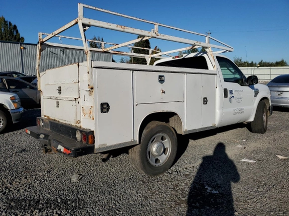 2008 Ford F-350 with VIN 1FTWF30Y08EC60252, listed as a Copart auction lot 74906074 with 218,772 mi miles and Salvage title. Bid and sale history available at DreamBid. Image 3.