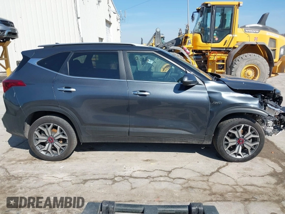 2021 Kia Seltos SX with VIN KNDETCA24M7116667, listed as a IAAI auction lot 41787967 with 67,954 mi miles. Bid and sale history available at carsss.com. Image 14.
