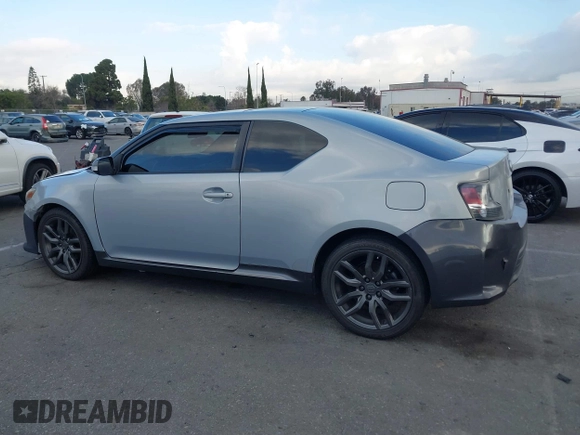 2014 Scion tC z VIN JTKJF5C79E3073875, wystawiony jako IAAI lot #41536021 z przebiegiem 158 154 mil mil oraz . Historia ofert i sprzedaży dostępna na DreamBid. Obrazek 14.