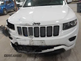 2015 Jeep Grand Cherokee Laredo with VIN 1C4RJFAG4FC747532, listed as a IAAI auction lot 41764541 with 196,385 mi miles. Bid and sale history available at carsss.com. Image 12.
