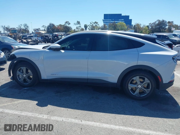 2021 Ford Mustang Mach-E Select z VIN 3FMTK1RM7MMA57653, wystawiony jako IAAI lot #41822938 z przebiegiem 23 581 mil mil oraz . Historia ofert i sprzedaży dostępna na DreamBid. Obrazek 15.