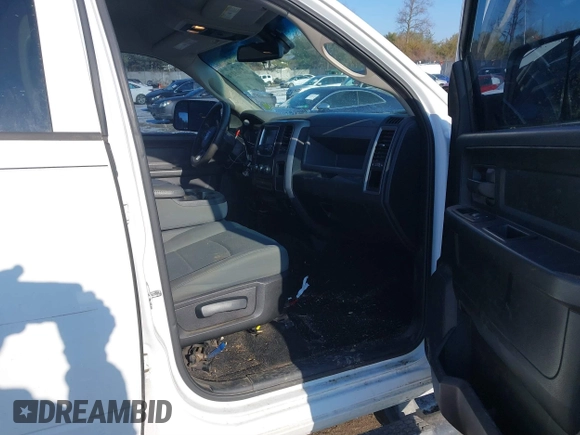 2014 Ram 1500 Express z VIN 1C6RR7KT5ES225661, wystawiony jako IAAI lot #41363288 z przebiegiem 147 841 mil mil oraz . Historia ofert i sprzedaży dostępna na DreamBid. Obrazek 5.