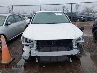 2024 Volvo XC40 Plus Bright Theme z VIN YV4L12UEXR2202130, wystawiony jako IAAI lot #41876910 z przebiegiem 15 997 mil mil oraz . Historia ofert i sprzedaży dostępna na DreamBid. Obrazek 13.