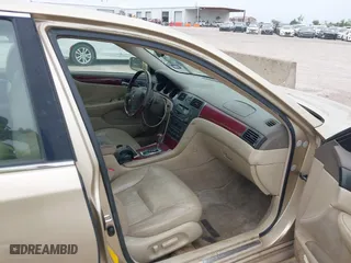 2003 Lexus ES 300 with VIN JTHBF30G030126237, listed as a IAAI auction lot 42061334 with 205,375 mi miles. Bid and sale history available at carsss.com. Image 5.