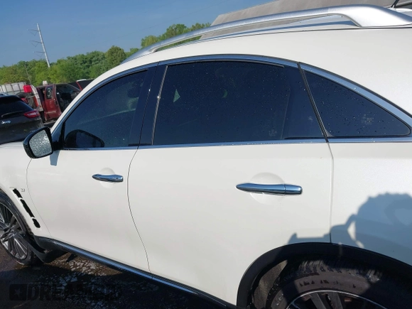 2017 Infiniti QX70 with VIN JN8CS1MW0HM411905, listed as a IAAI auction lot 42136954 with 84,146 mi miles. Bid and sale history available at carsss.com. Image 15.