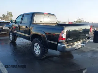 2013 Toyota Tacoma PreRunner z VIN 3TMJU4GN0DM143065, wystawiony jako IAAI lot #41231861 z przebiegiem 139 156 mil mil oraz . Historia ofert i sprzedaży dostępna na DreamBid. Obrazek 3.