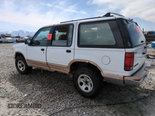 1992 Ford Explorer Eddie Bauer with VIN 1FMDU34X2NUE11927, listed as a Copart auction lot 52094875 with 53,449 mi miles and Salvage title. Bid and sale history available at DreamBid. Image 2.