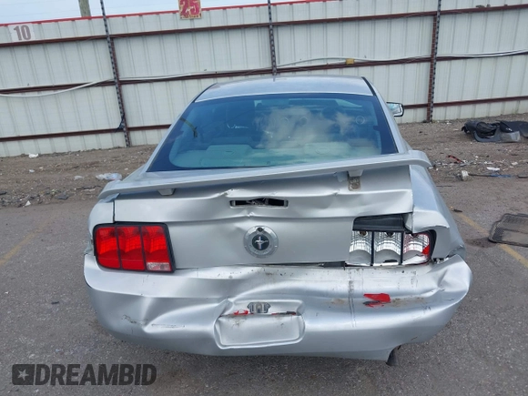 2005 Ford Mustang Deluxe с VIN 1ZVFT80N855139652, выставлен на аукционе IAAI как лот 42479548 с пробегом 289 517 миль миль и . История ставок и продаж доступна на DreamBid. Изображение 16.