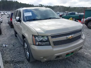 2010 Chevrolet Suburban LTZ with VIN 1GNUCKE05AR173031, listed as a IAAI auction lot 41729084 with 254,790 mi miles. Bid and sale history available at carsss.com. Image 1.