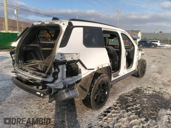 2021 Jeep Grand Cherokee Altitude with VIN 1C4RJKAG6M8186114, listed as a IAAI auction lot 41357671 with Not provided miles and . Bid and sale history available at DreamBid. Image 4.