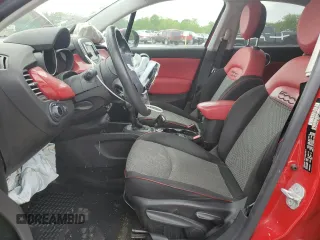 2016 FIAT 500X Easy z VIN ZFBCFYBT3GP351572, wystawiony jako Copart lot #56774675 z przebiegiem 111 344 mil mil oraz Szkoda całkowita • Salvage title. Historia ofert i sprzedaży dostępna na DreamBid. Obrazek 7.