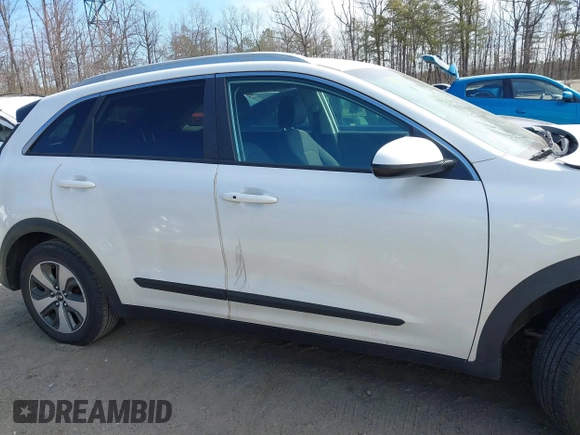 2017 Kia Niro LX with VIN KNDCB3LC8H5041747, listed as a IAAI auction lot 41764016 with 103,329 mi miles. Bid and sale history available at carsss.com. Image 13.
