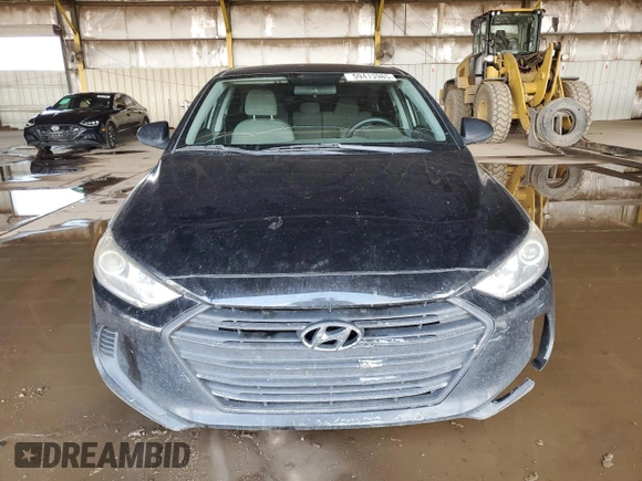 2017 Hyundai Elantra SE z VIN 5NPD84LFXHH050758, wystawiony jako Copart lot #59413985 z przebiegiem 257 151 mil mil oraz Czysty tytuł • Clean title. Historia ofert i sprzedaży dostępna na DreamBid. Obrazek 5.