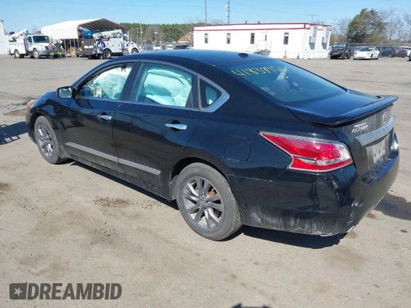 2015 Nissan Altima 2.5 S with VIN 1N4AL3AP7FN349408, listed as a IAAI auction lot 41839954 with 92,447 mi miles. Bid and sale history available at carsss.com. Image 3.