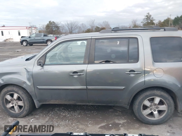 2009 Honda Pilot EX-L with VIN 5FNYF48679B024912, listed as a IAAI auction lot 41137972 with 286,469 mi miles and . Bid and sale history available at carsss.com. Image 14.