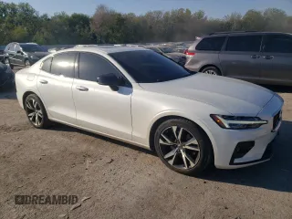 2020 Volvo S60 R-Design with VIN 7JR102FM7LG054578, listed as a Copart auction lot 73871564 with 38,381 mi miles and Clean Title. Bid and sale history available at carsss.com. Image 4.