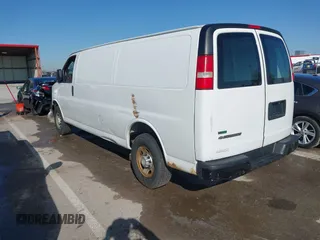 2011 Chevrolet Express Cargo Van with VIN 1GCWGGCA5B1112860, listed as a IAAI auction lot 41861159 with 533,977 mi miles. Bid and sale history available at carsss.com. Image 3.
