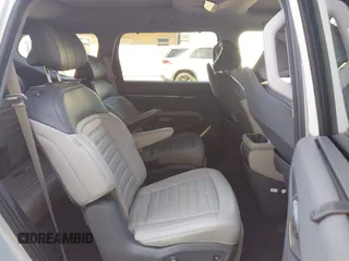 2024 Kia EV9 Land z VIN KNDADFS52R6025531, wystawiony jako IAAI lot #40831011 z przebiegiem Nie podano mil oraz . Historia ofert i sprzedaży dostępna na DreamBid. Obrazek 8.