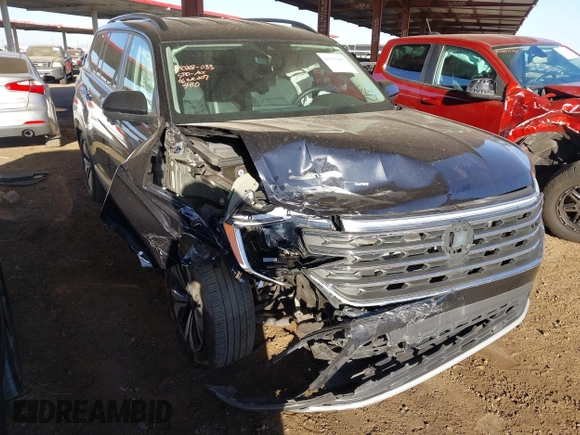2024 Volkswagen Atlas SE with VIN 1V2LR2CA4RC505410, listed as a IAAI auction lot 41513445 with 18,647 mi miles and . Bid and sale history available at DreamBid. Image 13.