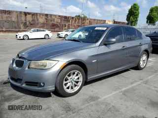 2010 BMW 3 Series 328i z VIN WBAPH5G59ANM70857, wystawiony jako Copart lot #56457805 z przebiegiem 93 068 mil mil oraz Szkoda całkowita • Salvage title. Historia ofert i sprzedaży dostępna na DreamBid. Obrazek 1.