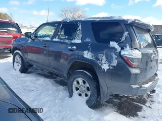 2018 Toyota 4Runner SR5 with VIN JTEBU5JR6J5536801, listed as a IAAI auction lot 41674894 with 136,859 mi miles and . Bid and sale history available at DreamBid. Image 3.