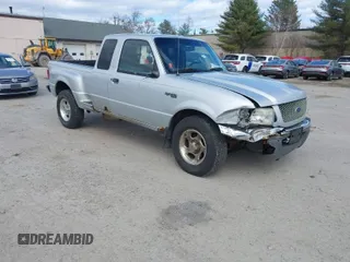 2001 Ford Ranger XL Fleet with VIN 1FTZR15E61TA83280, listed as a IAAI auction lot 42050223 with 216,957 mi miles. Bid and sale history available at carsss.com. Image 1.