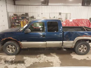 2000 Chevrolet Silverado 1500 LS with VIN 2GCEK19T0Y1274947, listed as a IAAI auction lot 42042066 with 200,262 mi miles. Bid and sale history available at carsss.com. Image 6.