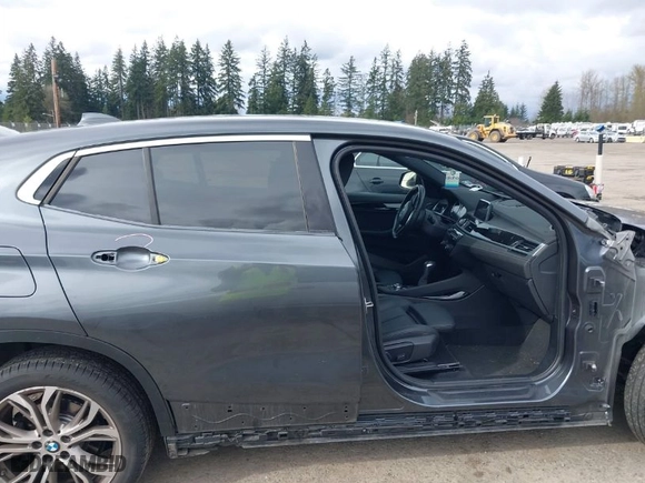 2018 BMW X2 xDrive28i with VIN WBXYJ5C38JEF73158, listed as a IAAI auction lot 41933007 with 51,739 mi miles. Bid and sale history available at carsss.com. Image 14.