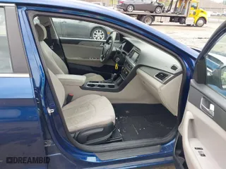 2016 Hyundai Sonata 2.4L SE with VIN 5NPE24AF1GH304722, listed as a IAAI auction lot 41828719 with 152,666 mi miles. Bid and sale history available at carsss.com. Image 5.