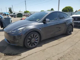 2024 Tesla Model Y Performance z VIN 7SAYGDEF5RF058755, wystawiony jako Copart lot #58263395 z przebiegiem 11 852 mil mil oraz Szkoda całkowita • Salvage title. Historia ofert i sprzedaży dostępna na DreamBid. Obrazek 1.