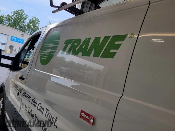 2020 Ford Transit Cargo with VIN 1FTBR2YG3LKA51867, listed as a IAAI auction lot 42787593 with 89,403 mi miles and . Bid and sale history available at DreamBid. Image 4.