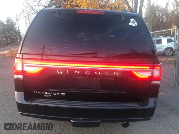 2017 Lincoln Navigator Select z VIN 5LMJJ3JT7HEL07796, wystawiony jako Copart lot #83120394 z przebiegiem 371 679 mil mil oraz Czysty tytuł • Clean title. Historia ofert i sprzedaży dostępna na DreamBid. Obrazek 12.