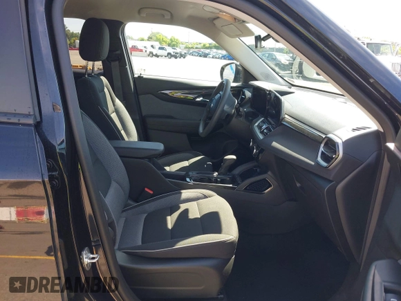2025 Chevrolet TrailBlazer LT with VIN KL79MRSL5SB048301, listed as a IAAI auction lot 42204775 with 17,417 mi miles and . Bid and sale history available at DreamBid. Image 5.