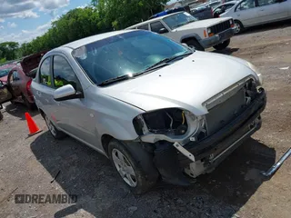 2008 Chevrolet Aveo LS z VIN KL1TD56628B250177, wystawiony jako IAAI lot #42242679 z przebiegiem 84 180 mil mil oraz . Historia ofert i sprzedaży dostępna na DreamBid. Obrazek 1.