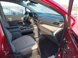 2022 Toyota Sienna LE z VIN 5TDKRKEC0NS093524, wystawiony jako IAAI lot #41784023 z przebiegiem 40 887 mil mil oraz . Historia ofert i sprzedaży dostępna na DreamBid. Obrazek 5.