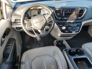 2021 Chrysler Pacifica Hybrid Touring L with VIN 2C4RC1L76MR578340, listed as a Copart auction lot 54748445 with 137,390 mi miles and Salvage title. Bid and sale history available at DreamBid. Image 8.